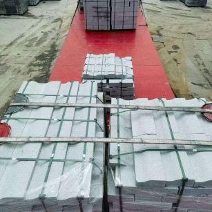 湛江 芝麻白仿形加直形路沿石出货日常