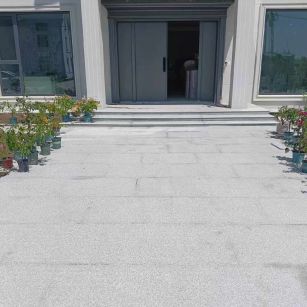 湛江 芝麻白花岗岩地铺石地面铺装