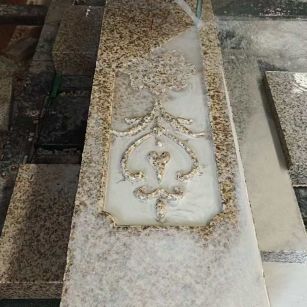 湛江 黄金麻花岗岩异形加工雕刻栏杆大柱