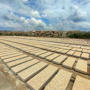 湛江 黄金麻花岗岩荔枝面地铺石防护中