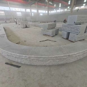 湛江 芝麻白异形坐凳，自然面光面弧形加工