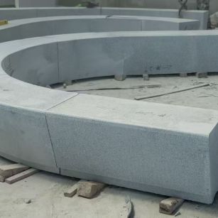 湛江 芝麻白花岗岩光面弧形坐凳