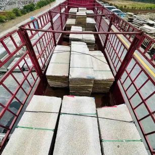 湛江 黄金麻花岗岩荔枝面，光面毛板装车完成