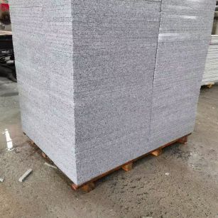 湛江 芝麻白火烧面1.8厚300*600地铺石，尺寸标准，厚薄均匀