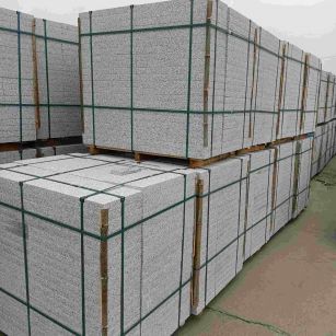 湛江 白麻花岗岩石材荔枝面地铺石（300*600*50）