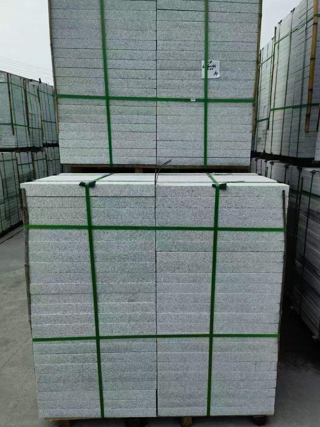 湛江 芝麻白火烧，园林广场市政工程地铺石，1.8~5.0厚均有现货