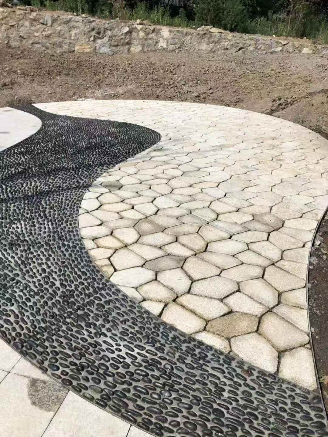 湛江 黄金麻冰裂纹地铺石工地铺装案例