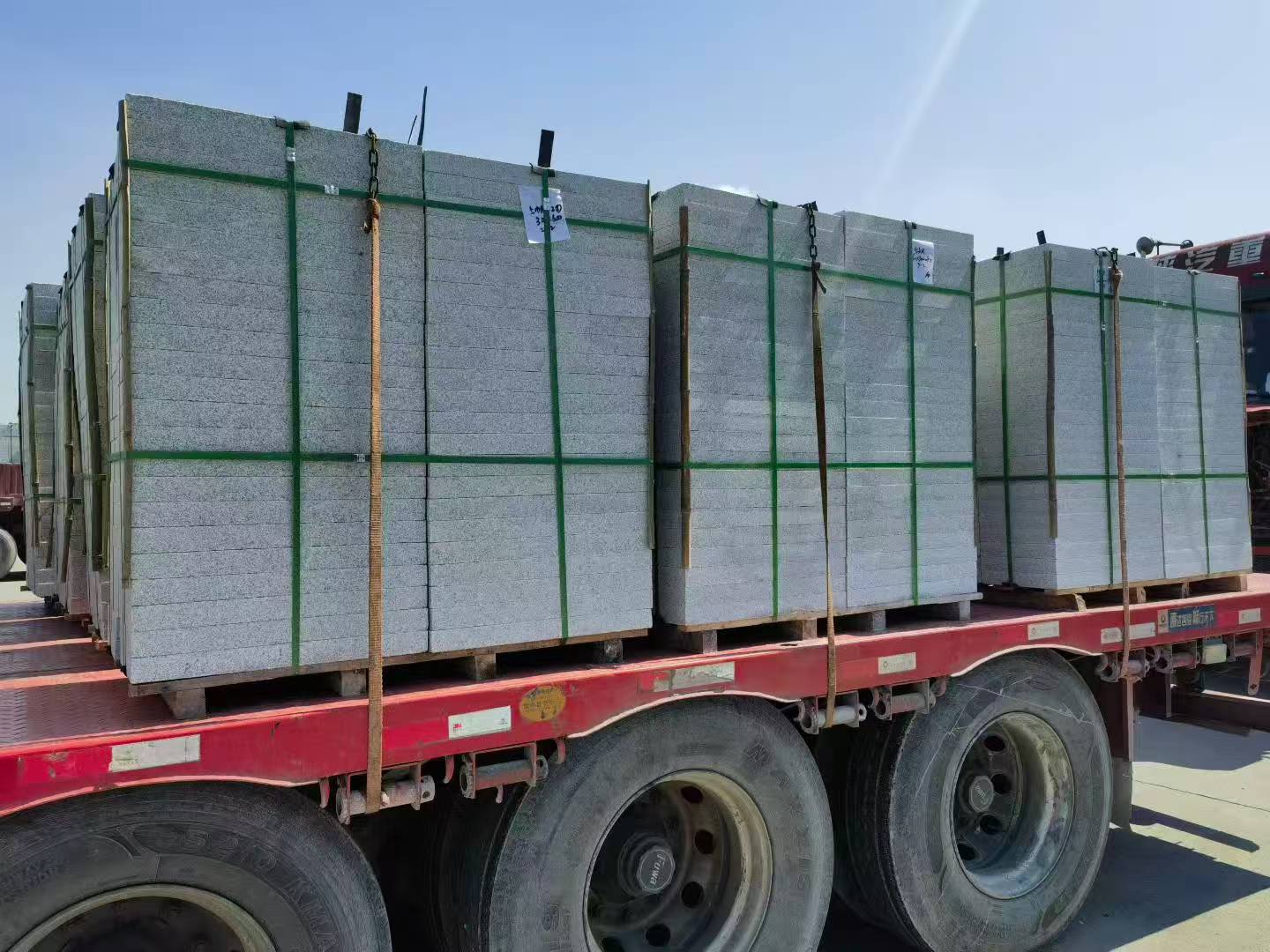 湛江芝麻白花岗岩出货日常地铺石