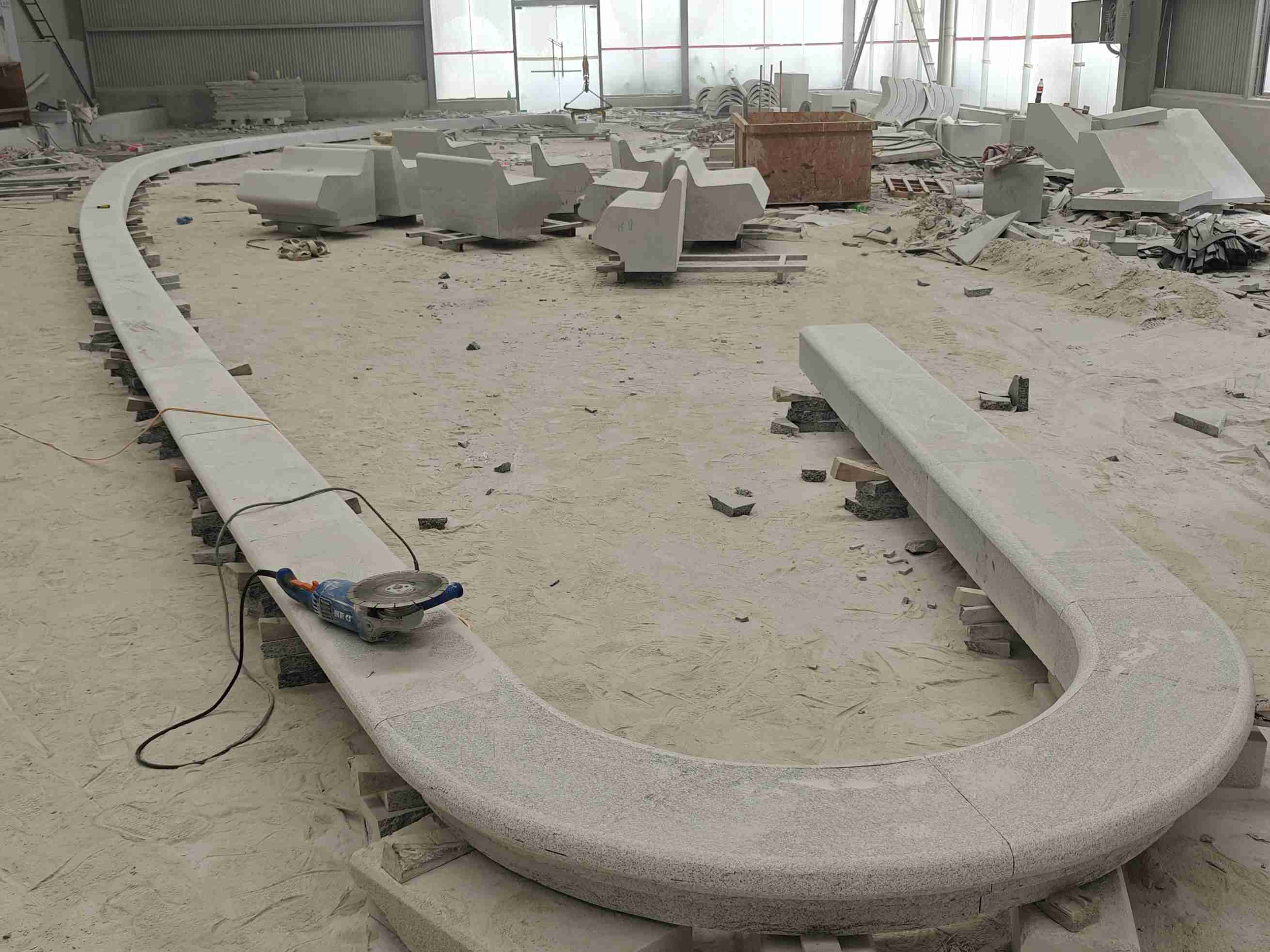 湛江 芝麻白花岗岩弧形花坛石，坐凳石