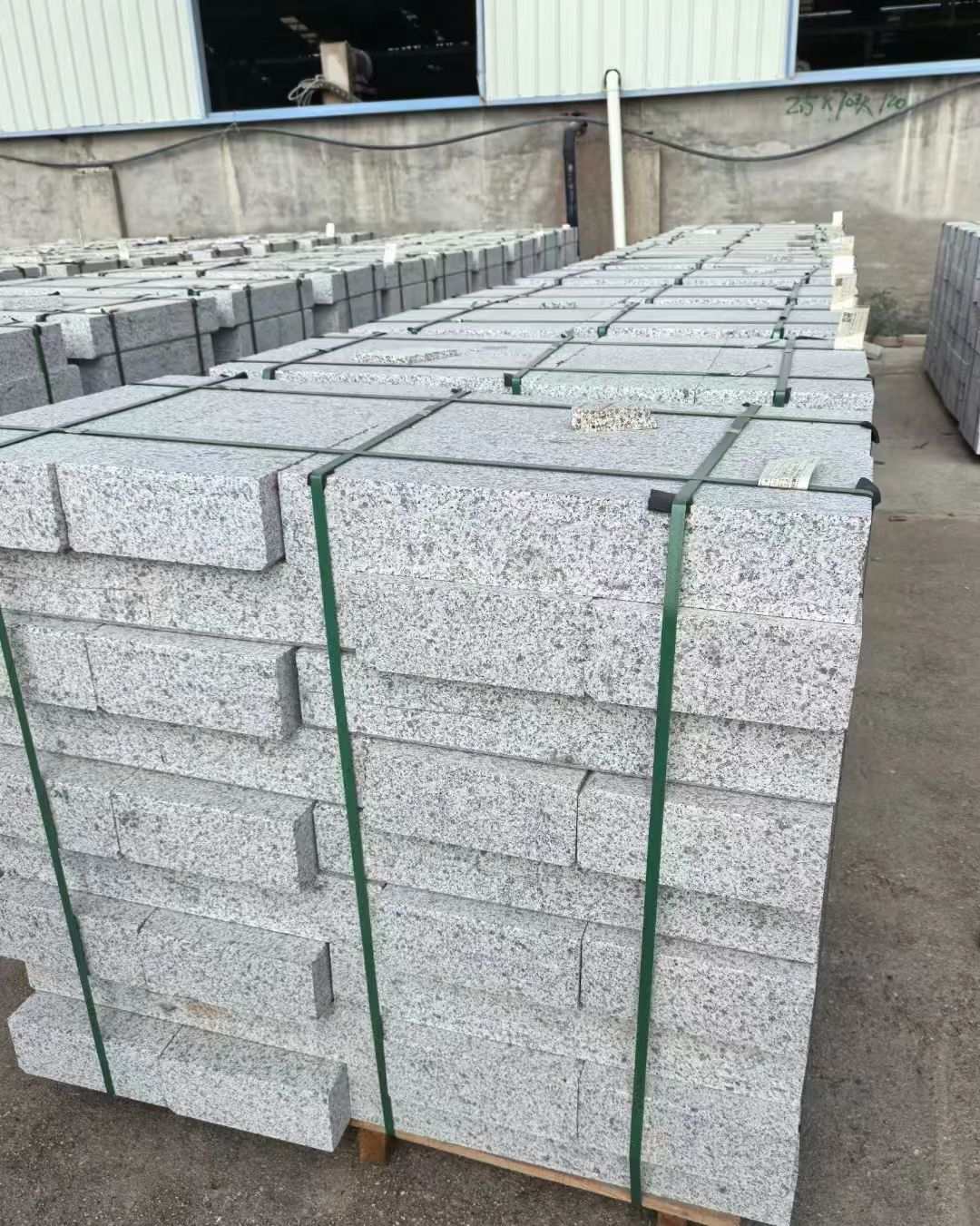 湛江 白麻花岗岩路沿石，弧形路沿石，道牙石，马路牙子，界石，路缘石，平沿石，直岩石，平缘石等