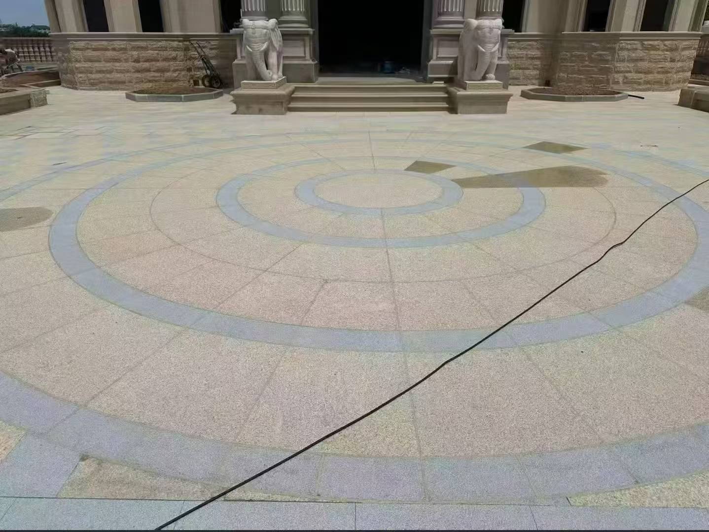 湛江 黄金麻芝麻灰花岗岩石材地铺拼接效果