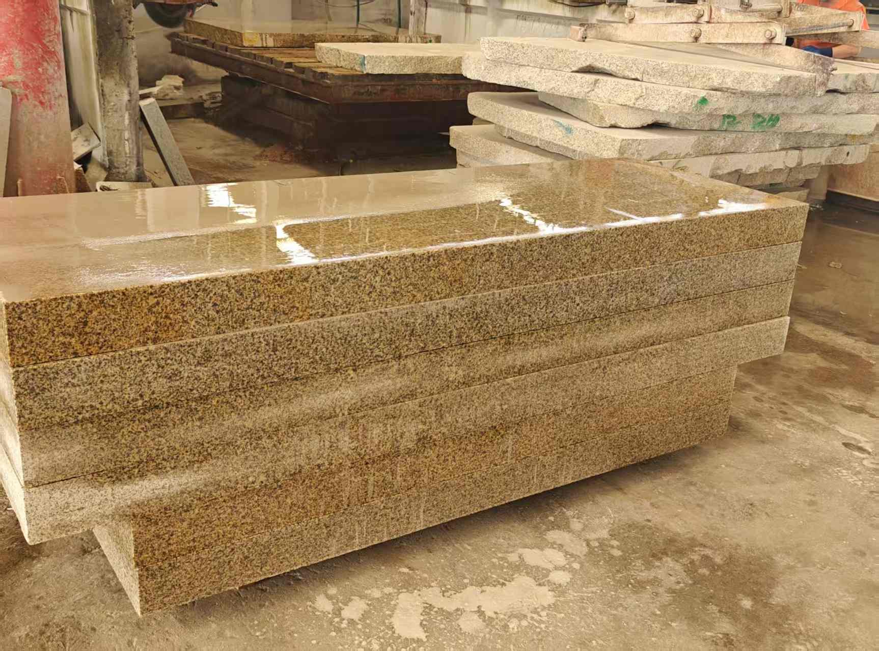 湛江 黄金麻栏杆料半成品加工中