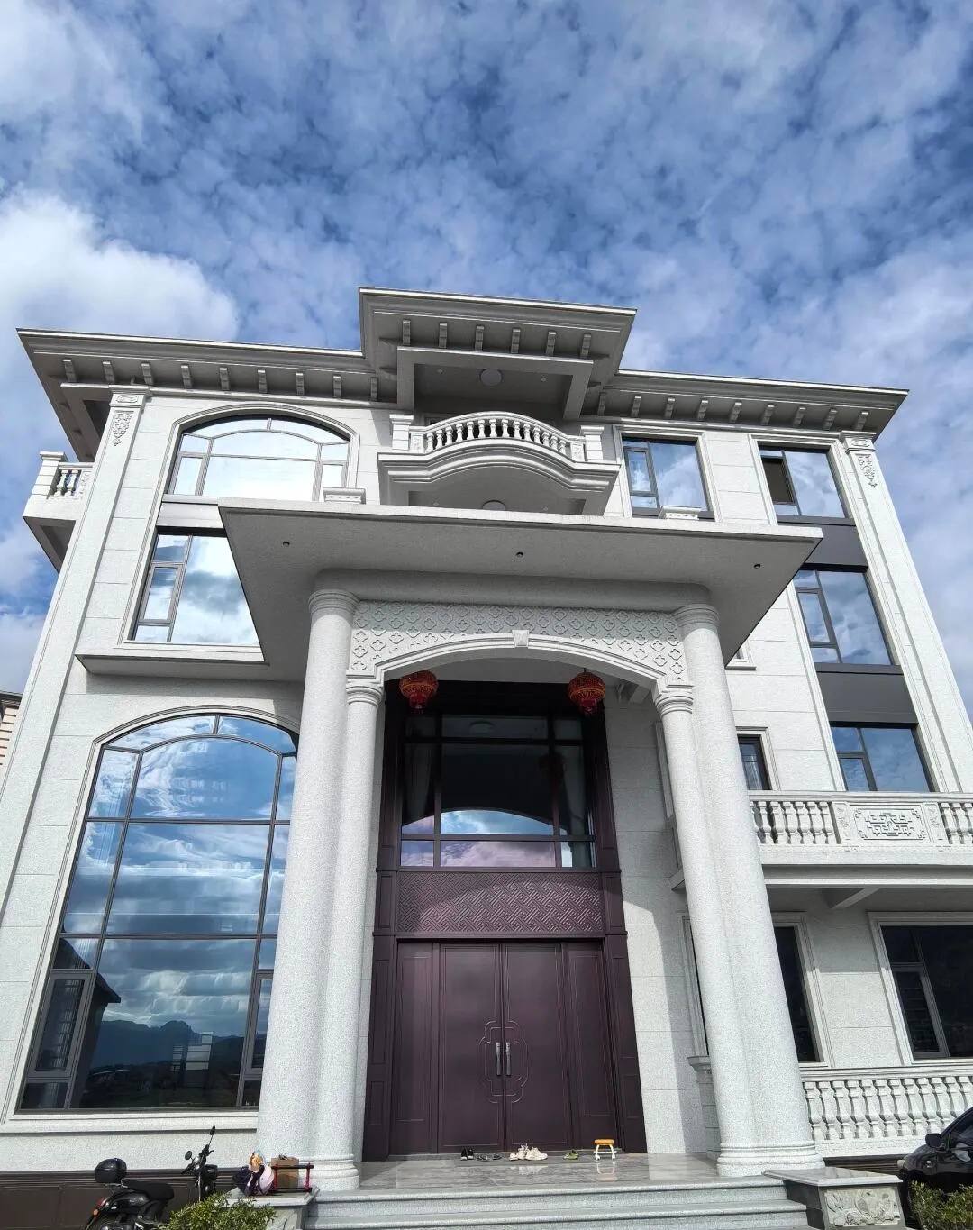 湛江白麻别墅外墙干挂石材效果示例