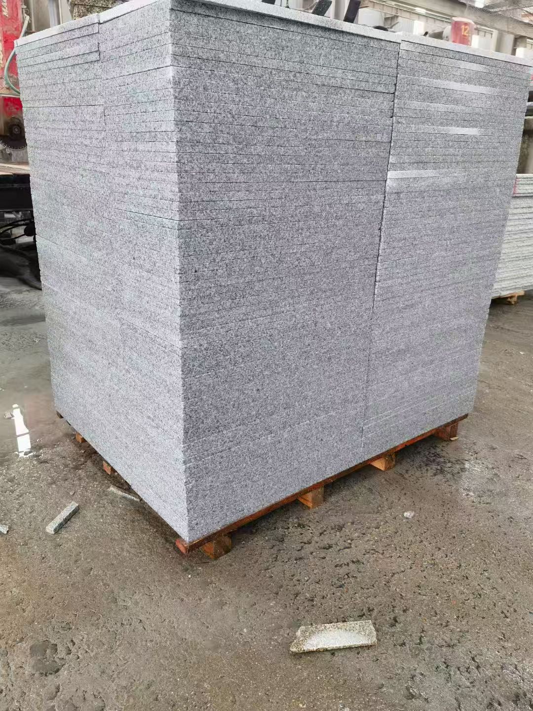 湛江 芝麻白火烧面1.8厚300*600地铺石，尺寸标准，厚薄均匀