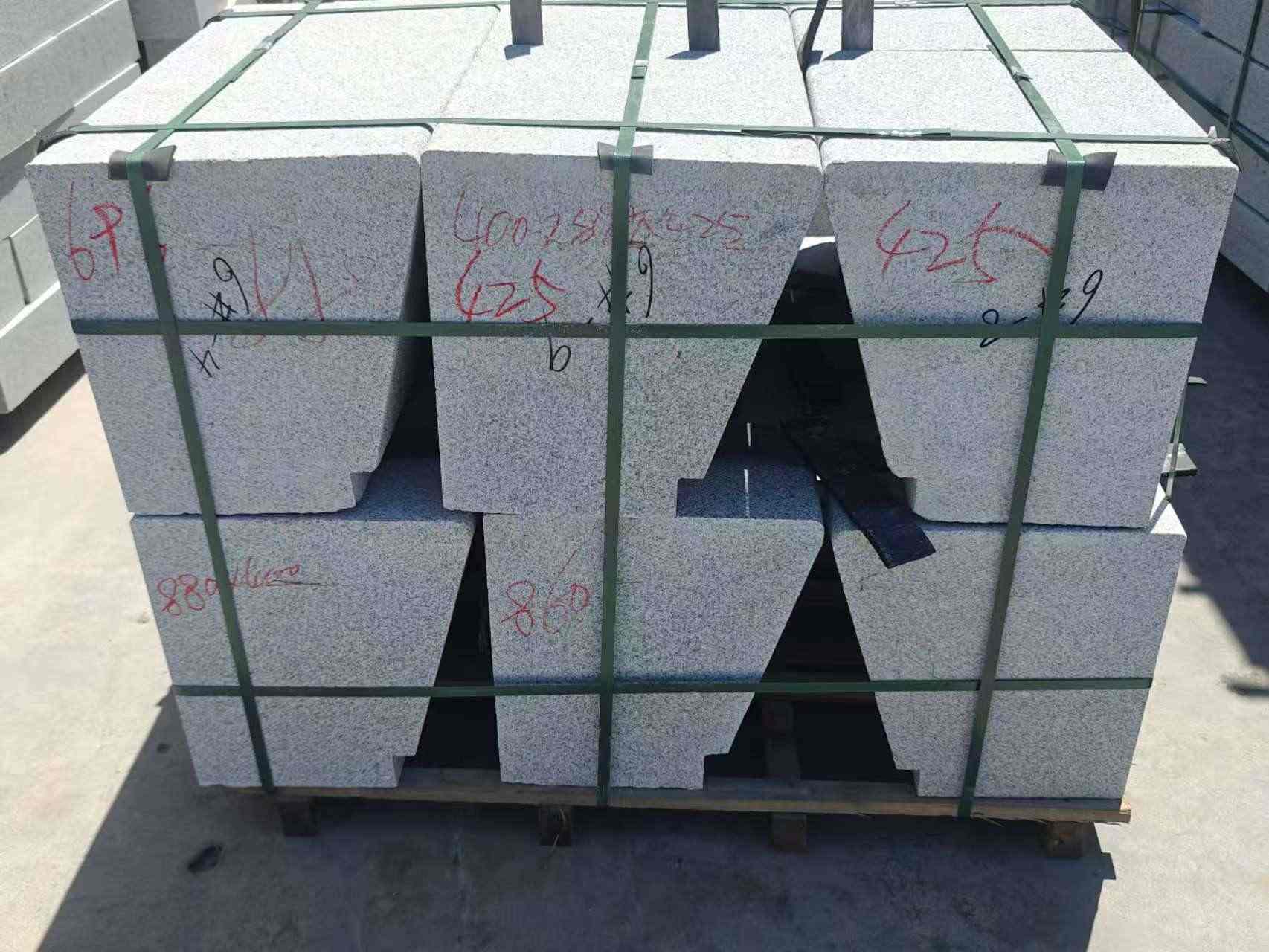 湛江 芝麻白异形坐凳，石凳