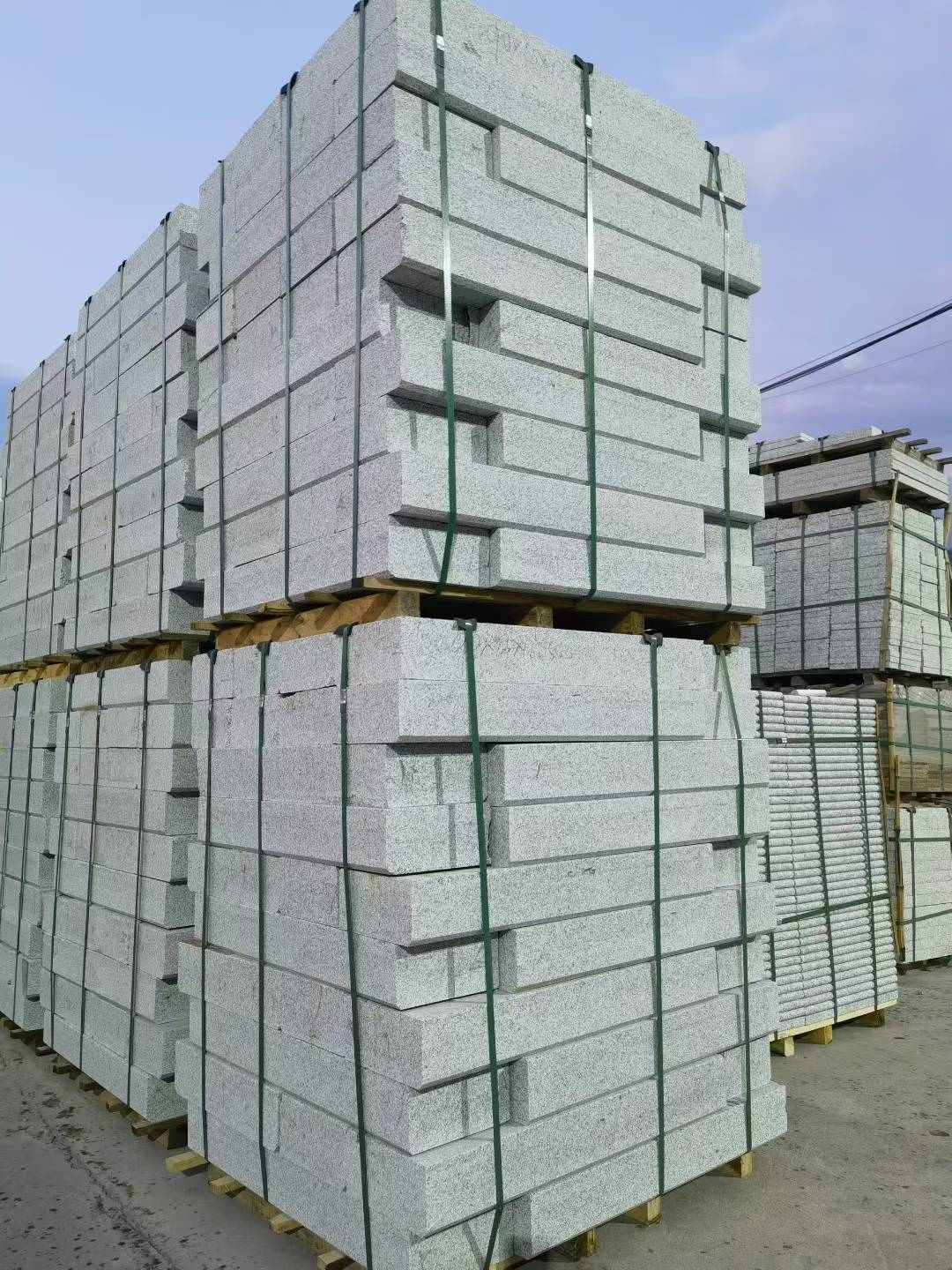 湛江 芝麻白花岗岩路沿石，路缘石，路肩石，道牙，立缘石，马路牙子，街沿石，侧石等