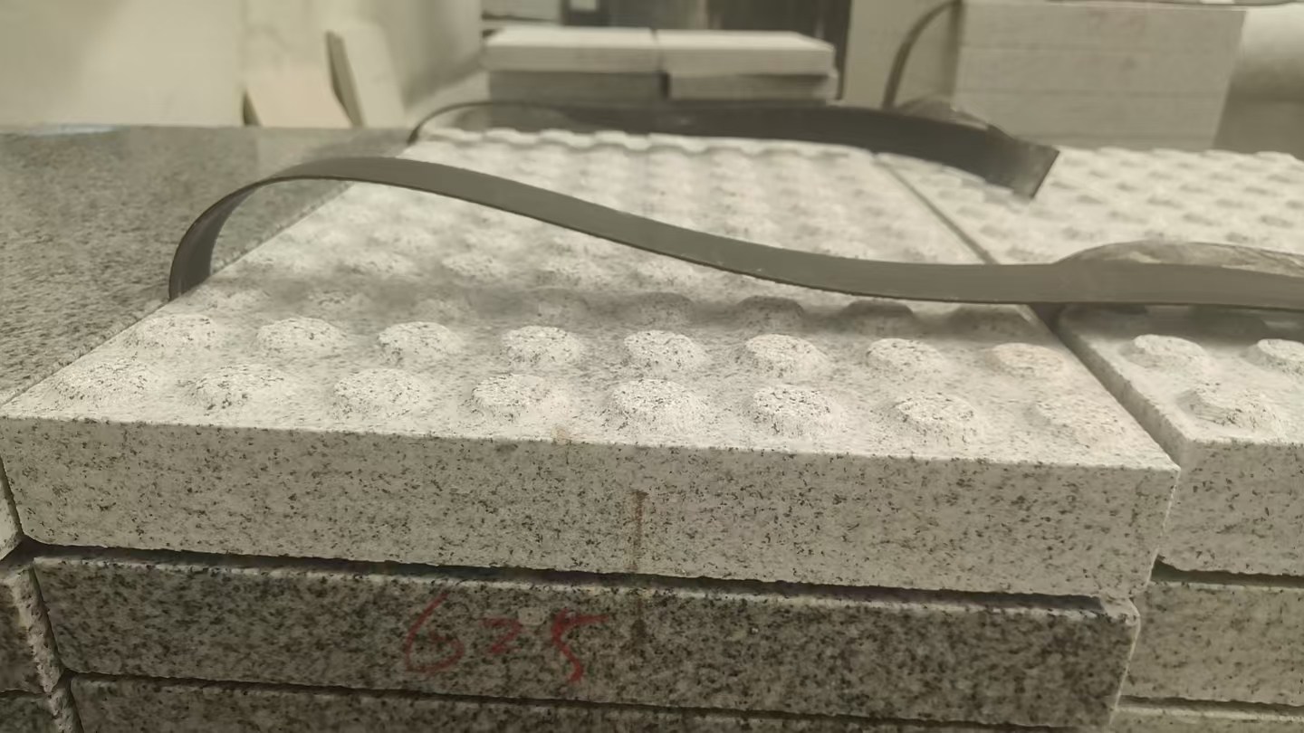 湛江 芝麻白花岗岩6.0公分荔枝面五轴加工雕刻盲点