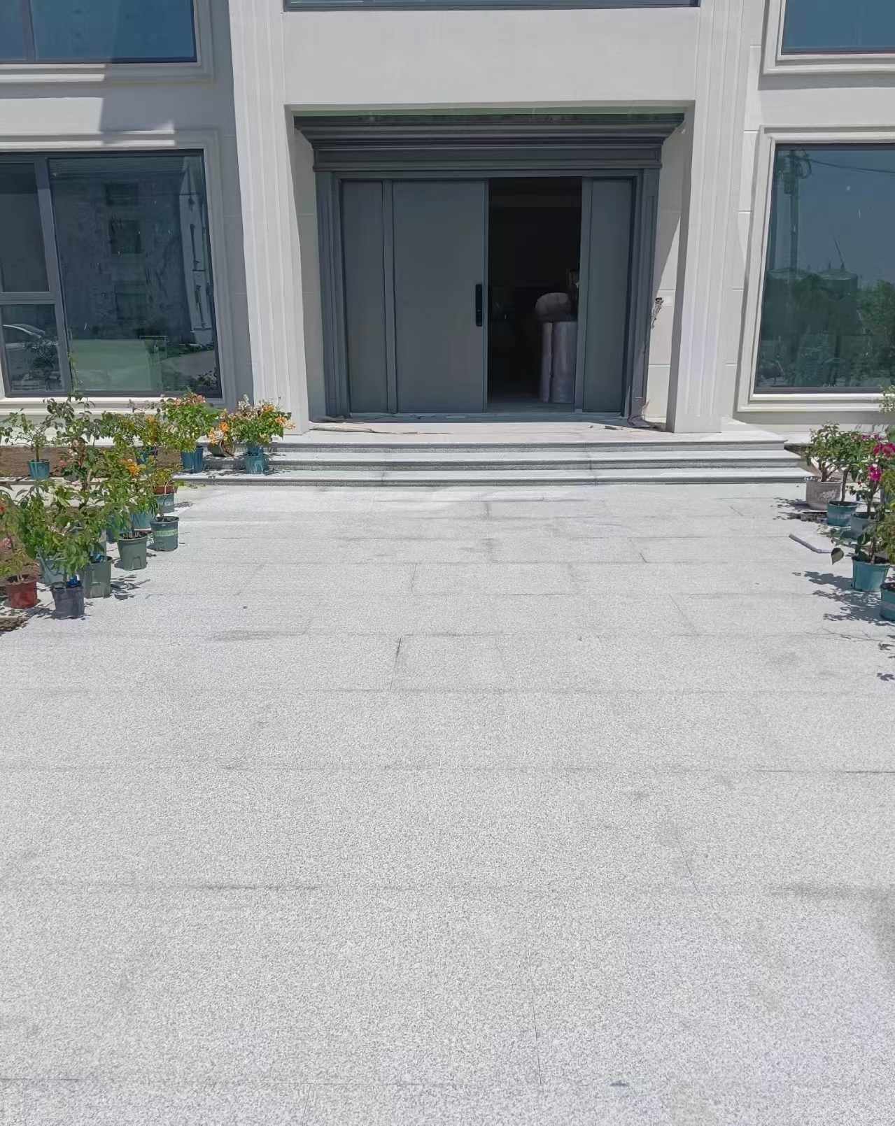 湛江 芝麻白花岗岩地铺石地面铺装