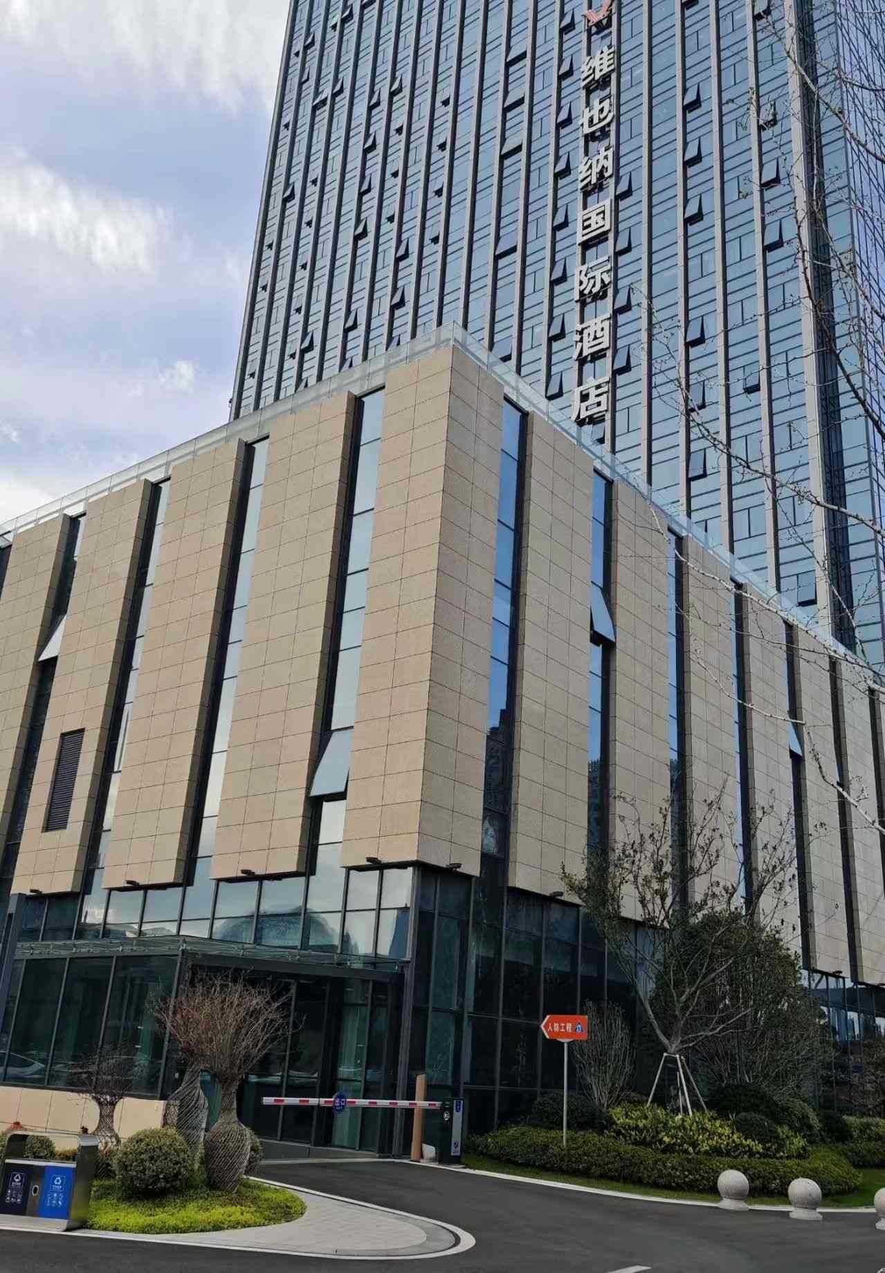 湛江 黄金麻花岗岩外墙干挂