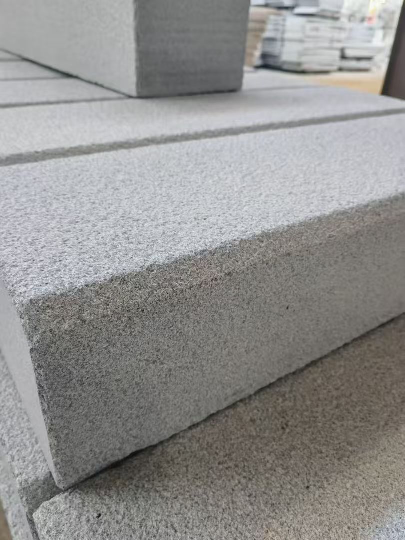 湛江 芝麻灰荔枝面路沿石